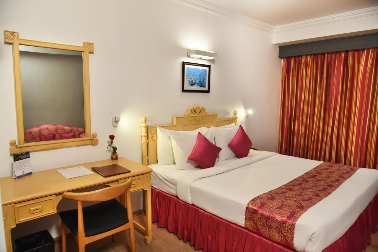 Golden Parkk Hotel Колката Екстер'єр фото