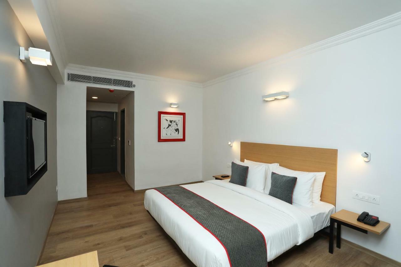 Golden Parkk Hotel Колката Екстер'єр фото